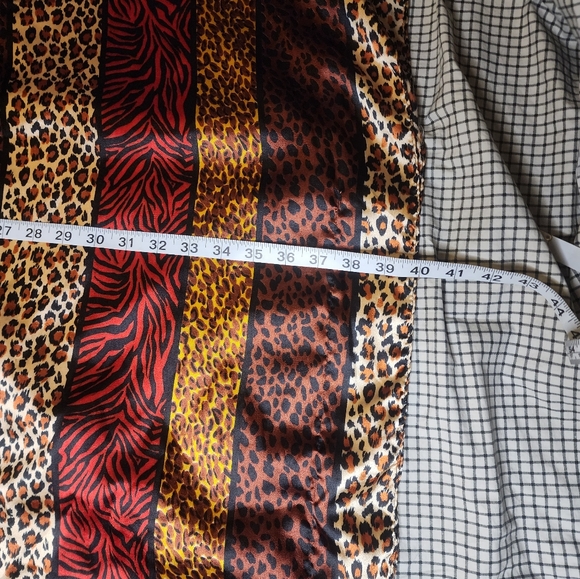 Silky Animal Print Kaftan - Picture 6 of 7